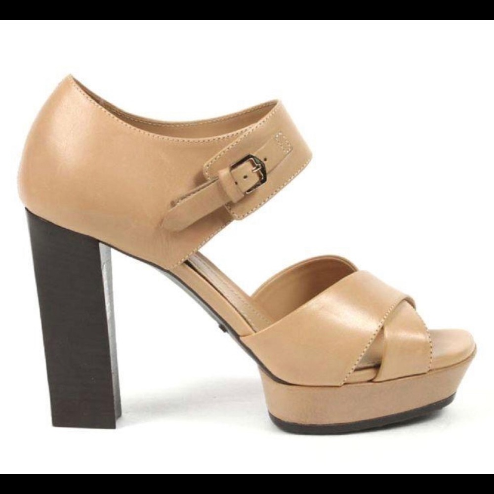 New!!! Tod’s Ladies Heel 100% Leather
